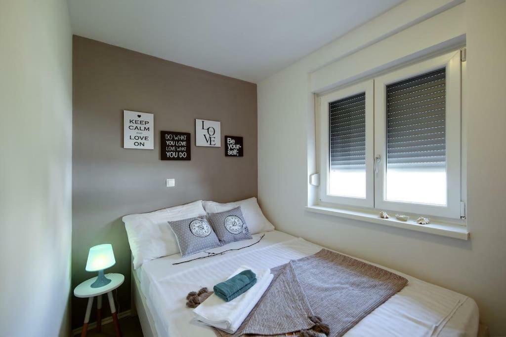 דראגה Oleandra Apartments מראה חיצוני תמונה